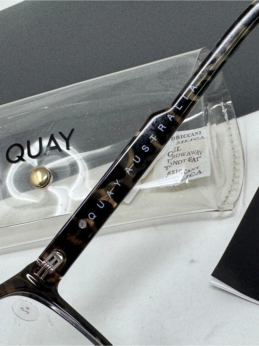 Quay Mini Hardwire Blue Light Glasses reading glasses +2.00 tortoise